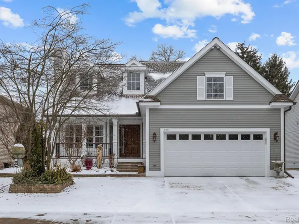 6481 Lake Meadow Dr, Waterford, MI 48327