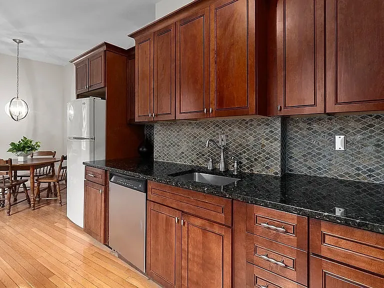592 Columbus Ave — Photo 12