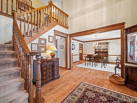 5th image of 730 Persimmon Dr
