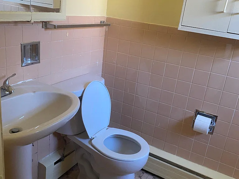 2626 W Greenleaf Ave #1B — Photo 7