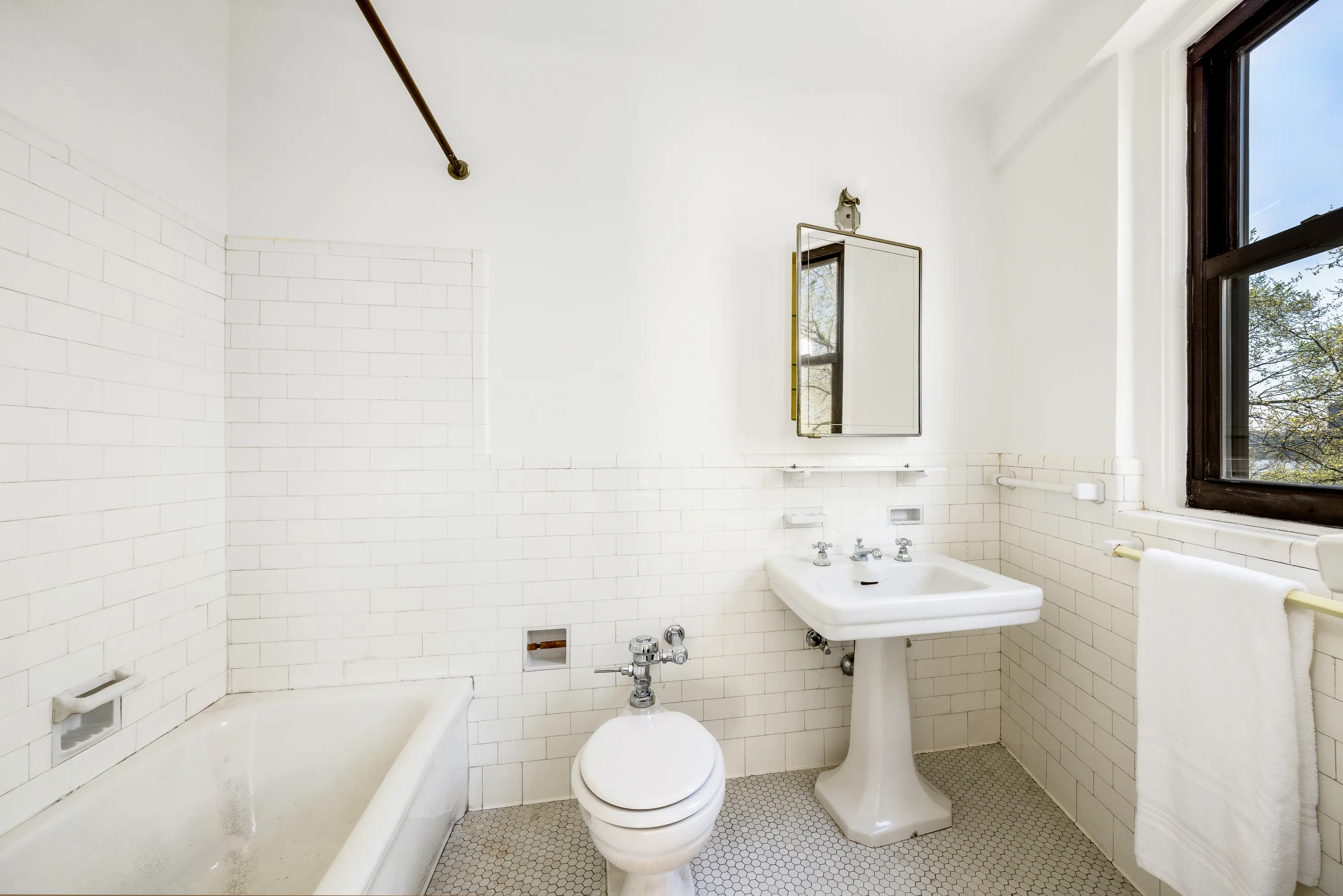 285 Riverside Drive #4A in Upper West Side, Manhattan | StreetEasy