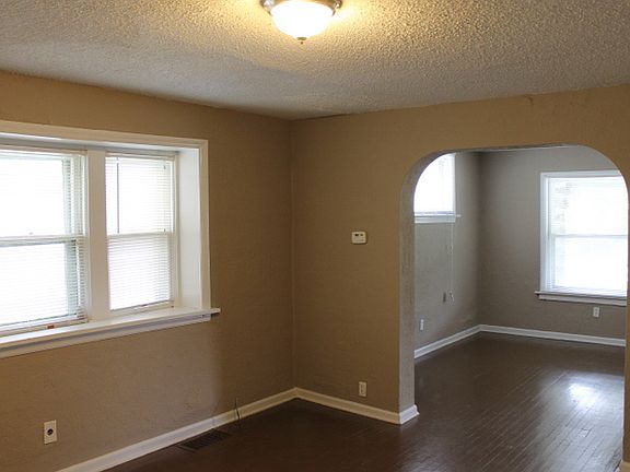 3rd image of 3611 Chestnut Ave