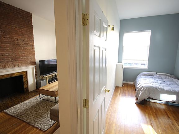 2nd image of 46 W 71st St APT 3A