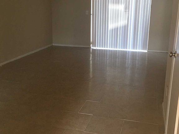 4th image of 202 Watts Ln APT B
