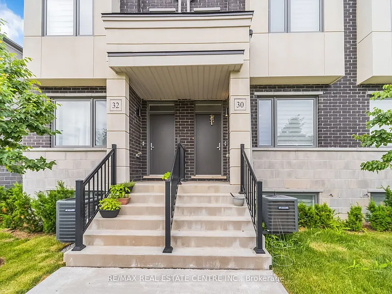 30 Lambert Ln — Photo 3