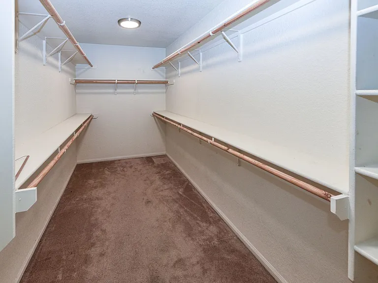 2305 Riley Dr — Photo 27
