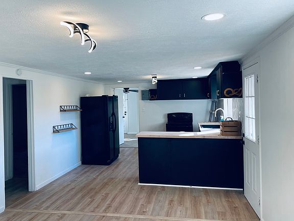 5th image of 447 Lindsey Rd