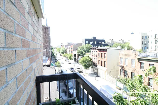 Rented by Grand & Co. | media 3