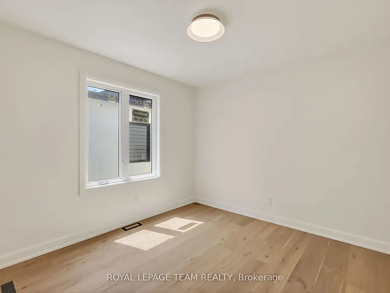 608 Tweedsmuir Ave #A — Photo 20
