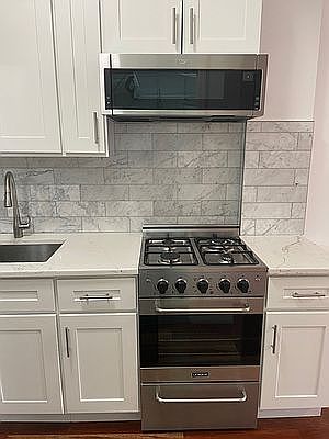 3rd image of 433 W 34th St APT 16D