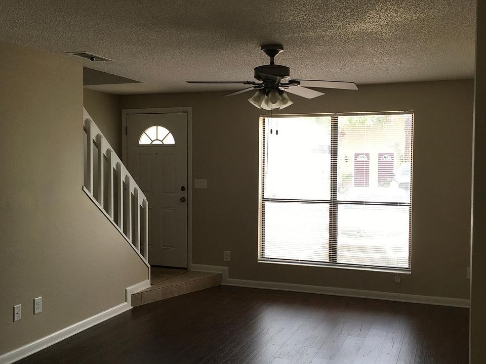1st image of 604 Casa Park Ct #L