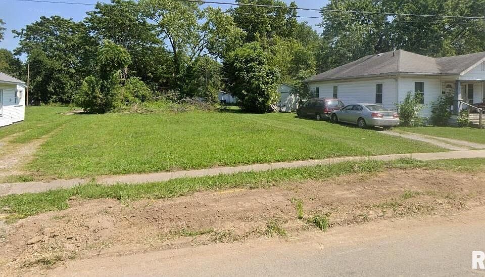 1st image of 806 S 22nd St