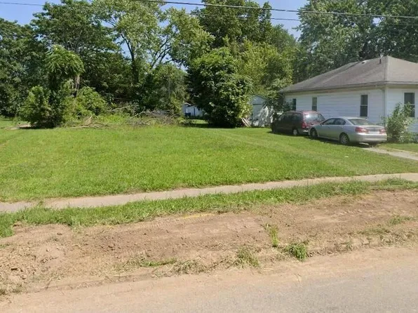 806 S 22nd St, Mount Vernon, IL 62864