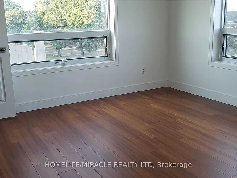 1 Wellington St #318 — Photo 17