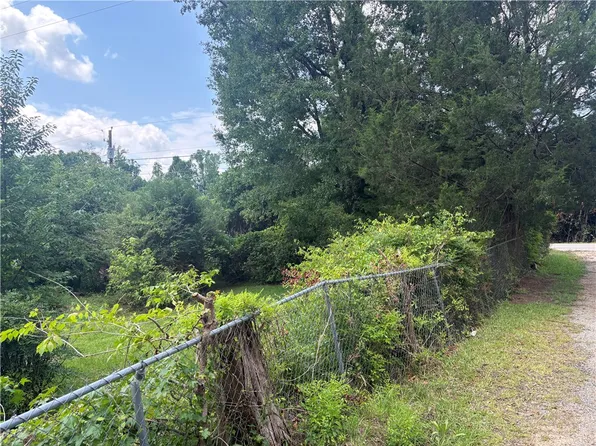 1312 Old Columbus Rd, Opelika, AL 36804