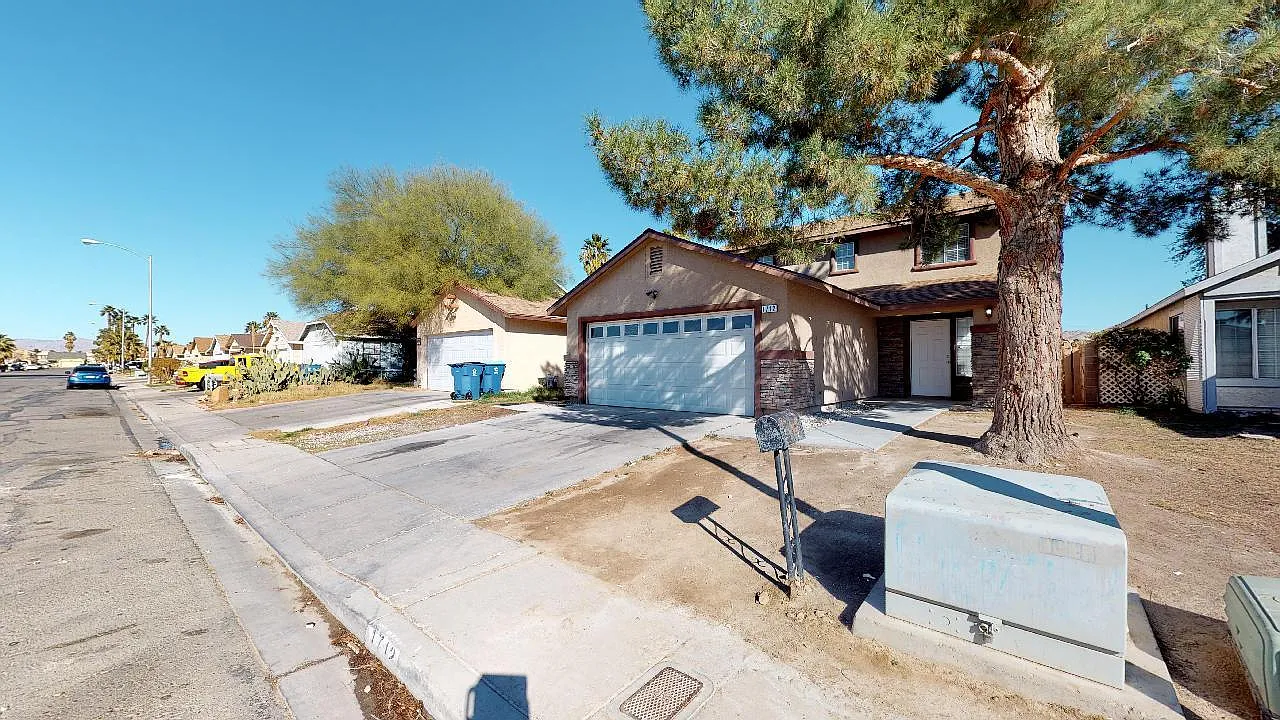 3 bed, 2.5 bath, 1400 sqft, $1,795 — Photo 2