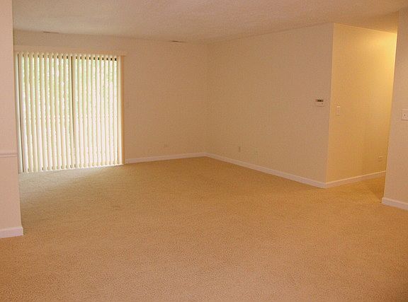 4th image of 521 Cumberland Trl #D8