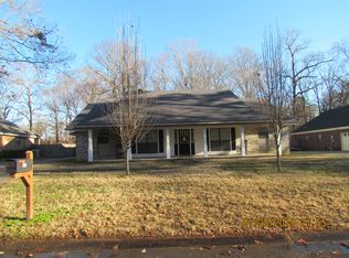109 Greenbriar Cir, Crossett, AR 71635