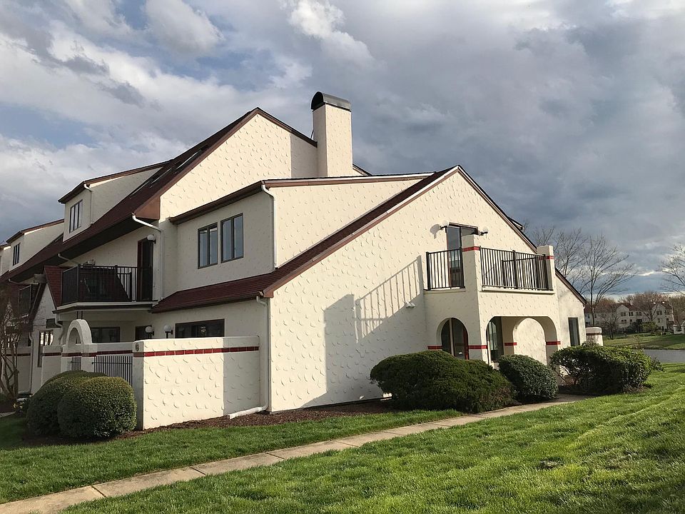 2nd image of 31K Queen Anne Way