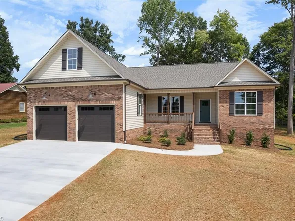 283 Courtney Ln, Lexington, NC 27295