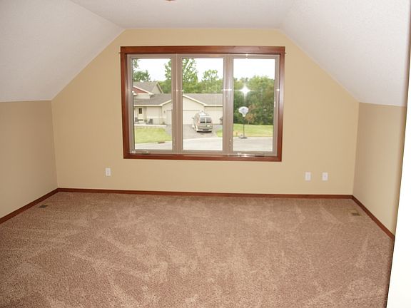 4th image of 6224 209th St N