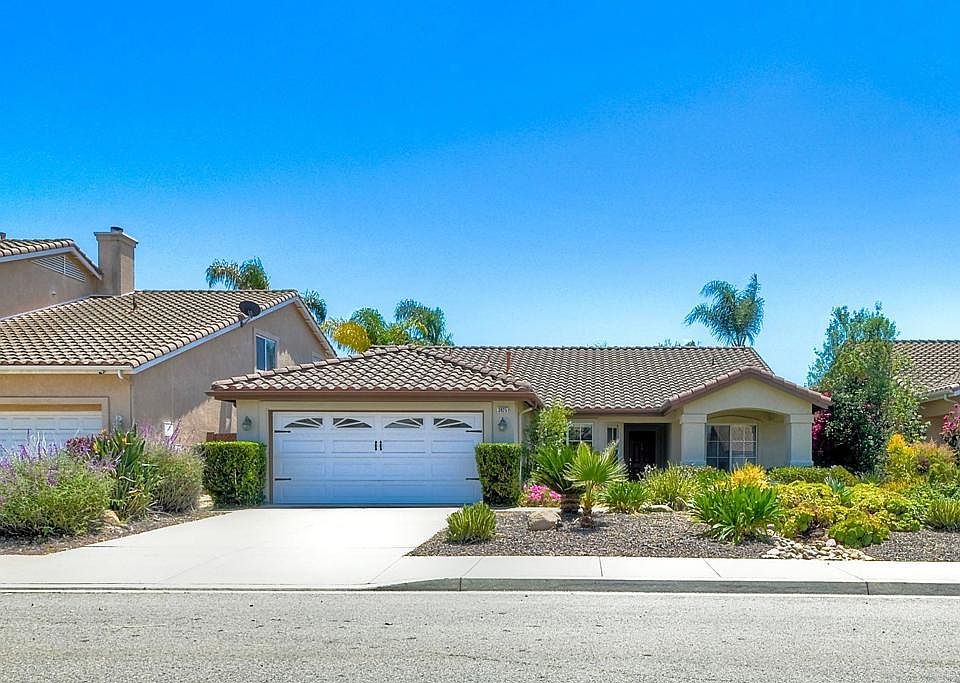 1st image of 3925 Cadena Dr
