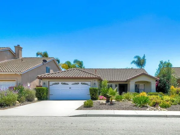 3925 Cadena Dr, Oceanside, CA 92058