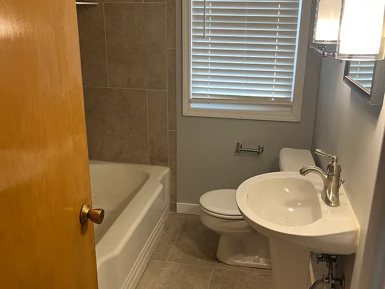 5812 Lafayette Ave — Photo 9