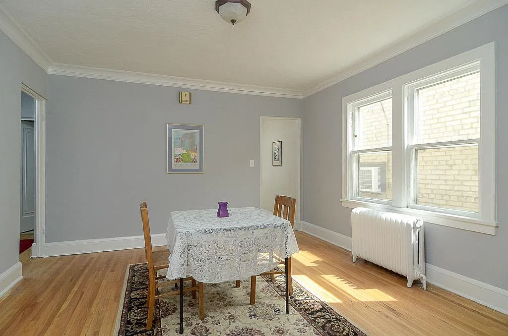 2077 Saint Clair Ave — Photo 4