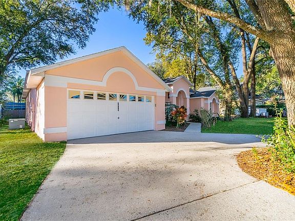 3rd image of 4473 White Oak Cir