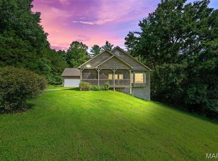 19037 Foxrun Hollow Ln, Pacific, MO 63069