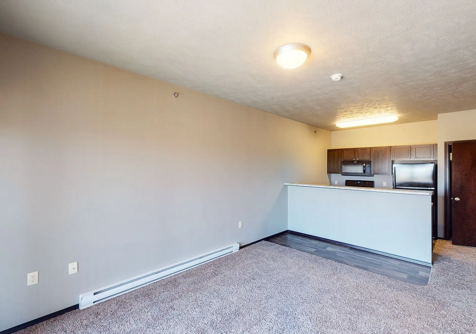 Hillcrest Village Apartments — Photo 4