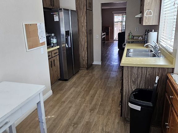 4th image of 1105 Village 1