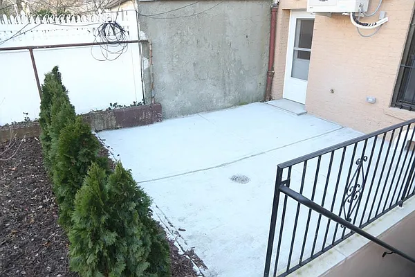 Rented by Corcoran | media 33