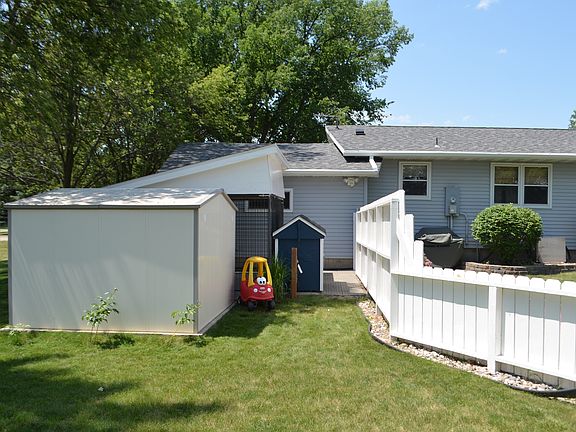 Garden Shed, Dog Kennel