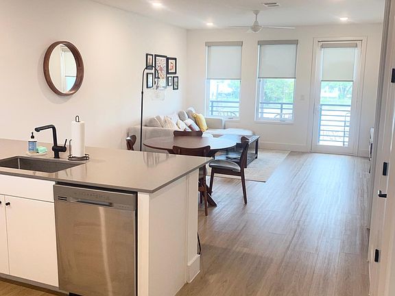5th image of 2709 E 5th St Unit 1305