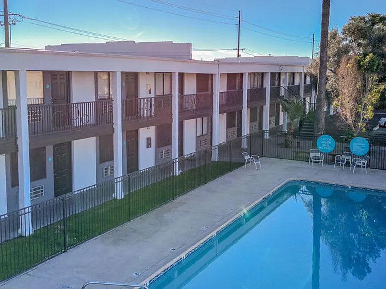 Portofino Apartments — Photo 11
