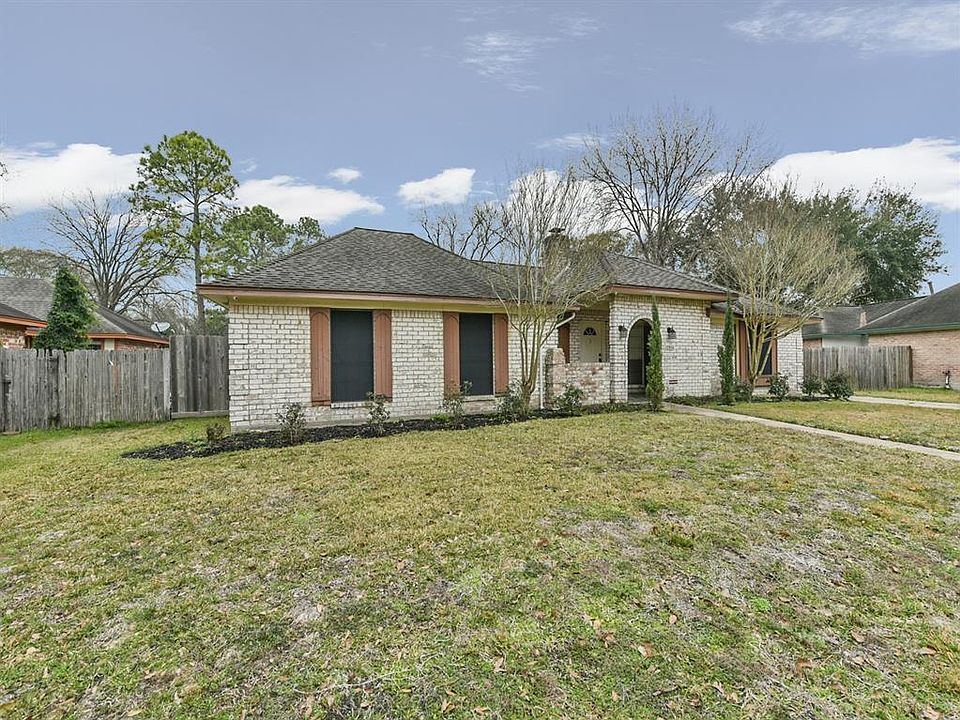 1st image of 12914 Bexhill Dr