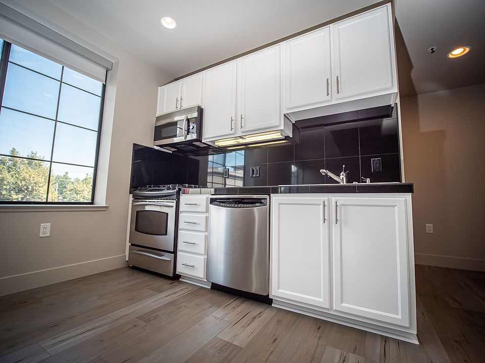 Open Full Kitchen