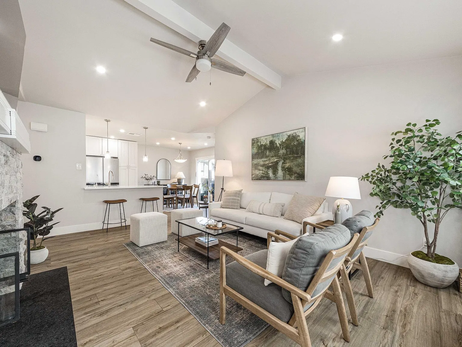 2 bed, 1064 sqft, $2,000 — Photo 2