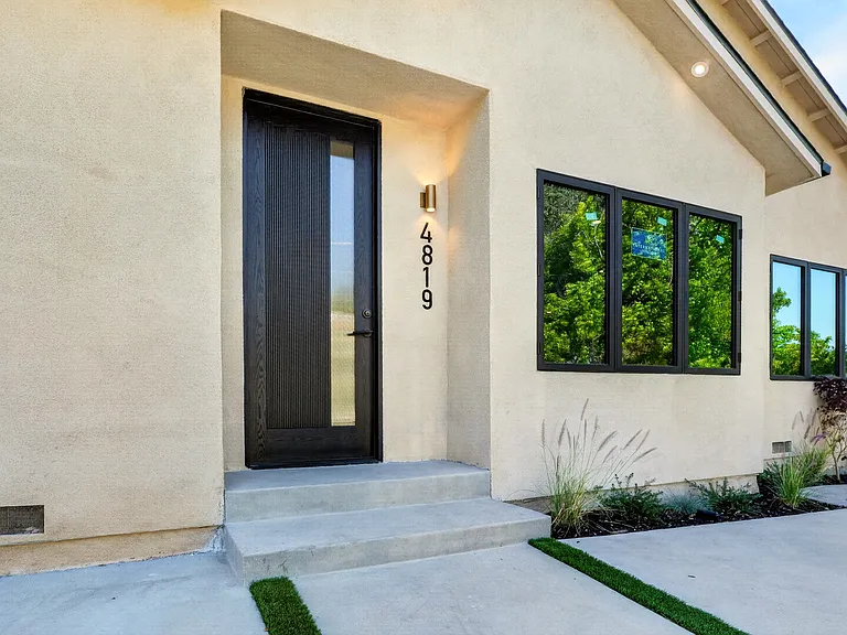4819 Genesta Ave — Photo 14