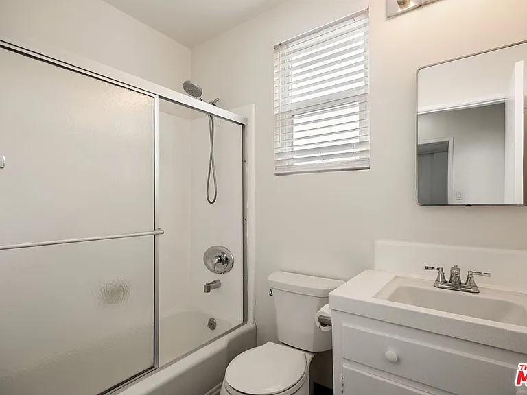 161 W Channel Rd #5 — Photo 17
