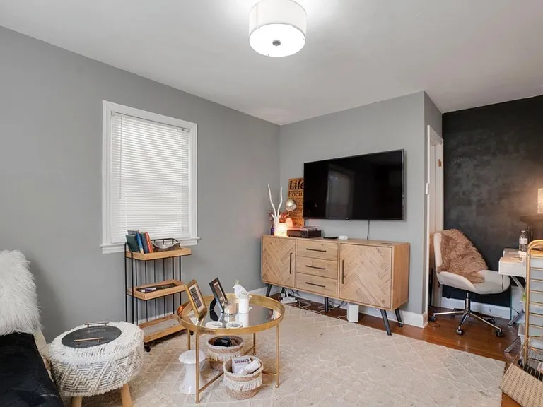 4521 Parkwood Ave #1 — Photo 3