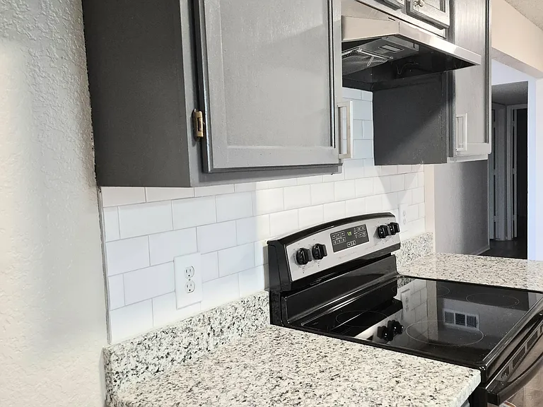 1701 San Rafael St — Photo 3