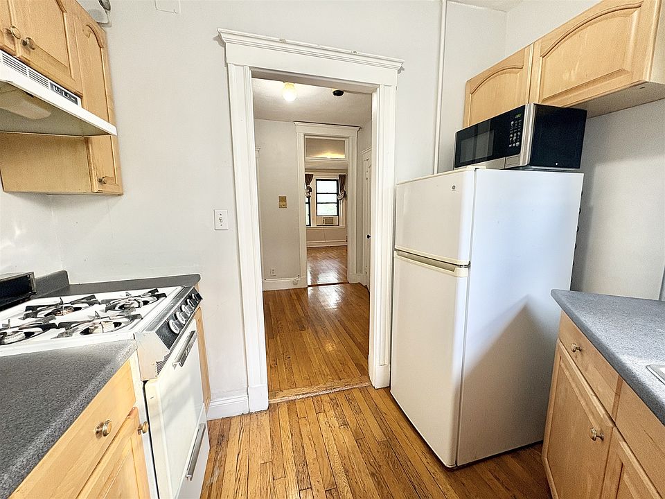 1st image of 335 Harvard St #11