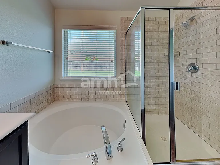 1000 Churchill Dr — Photo 11