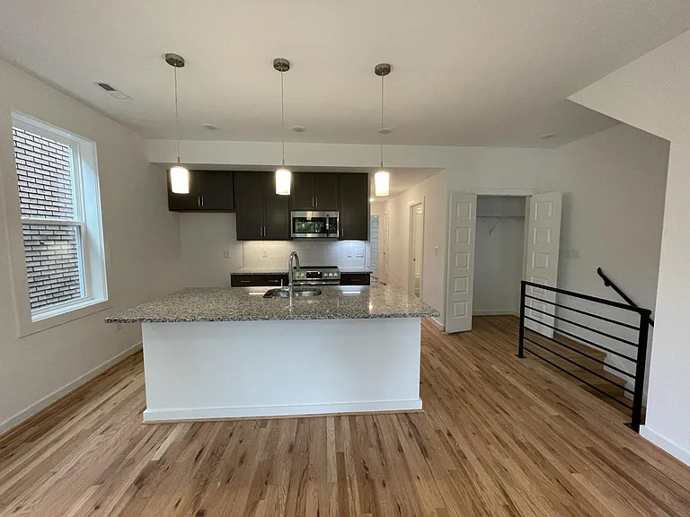 109 W 13th St #B — Photo 1