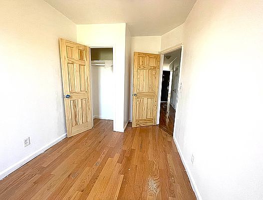 4th image of 446 Willoughby Ave APT 1