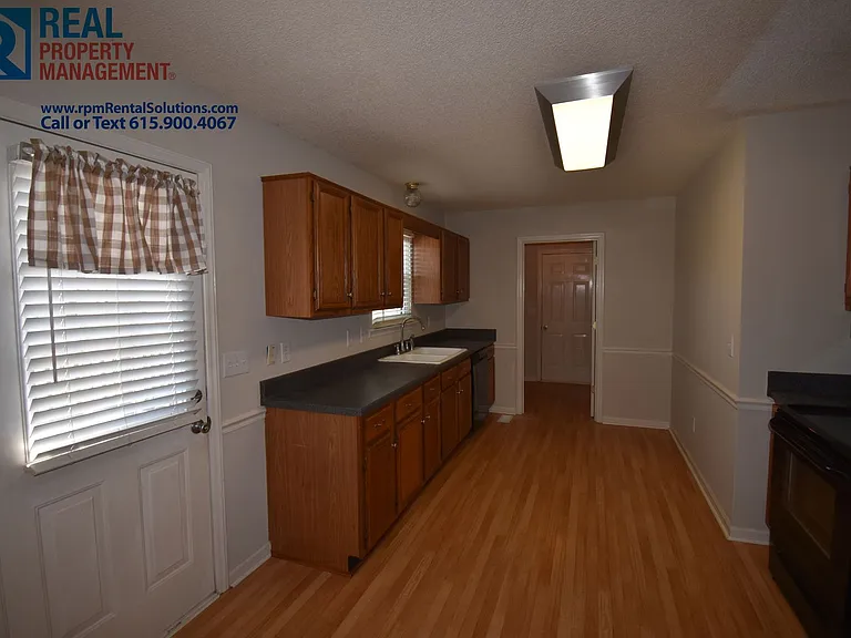 118 Casper Ct — Photo 8