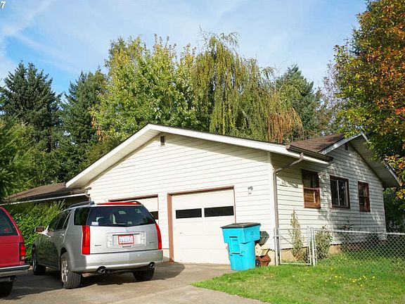 2nd image of 6102 NE 37th St